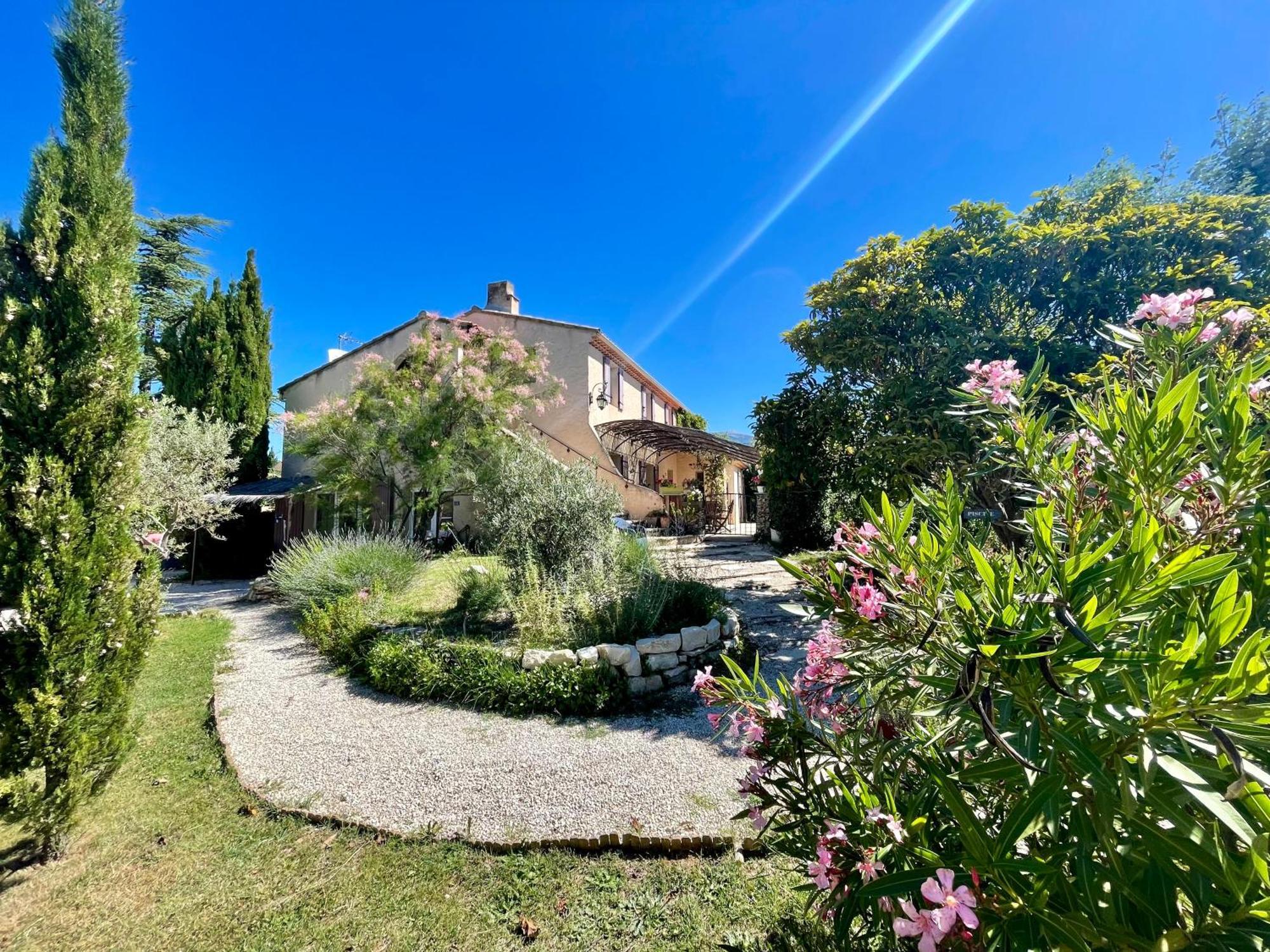 La Belle Histoire Gite Luberon 贝端 外观 照片